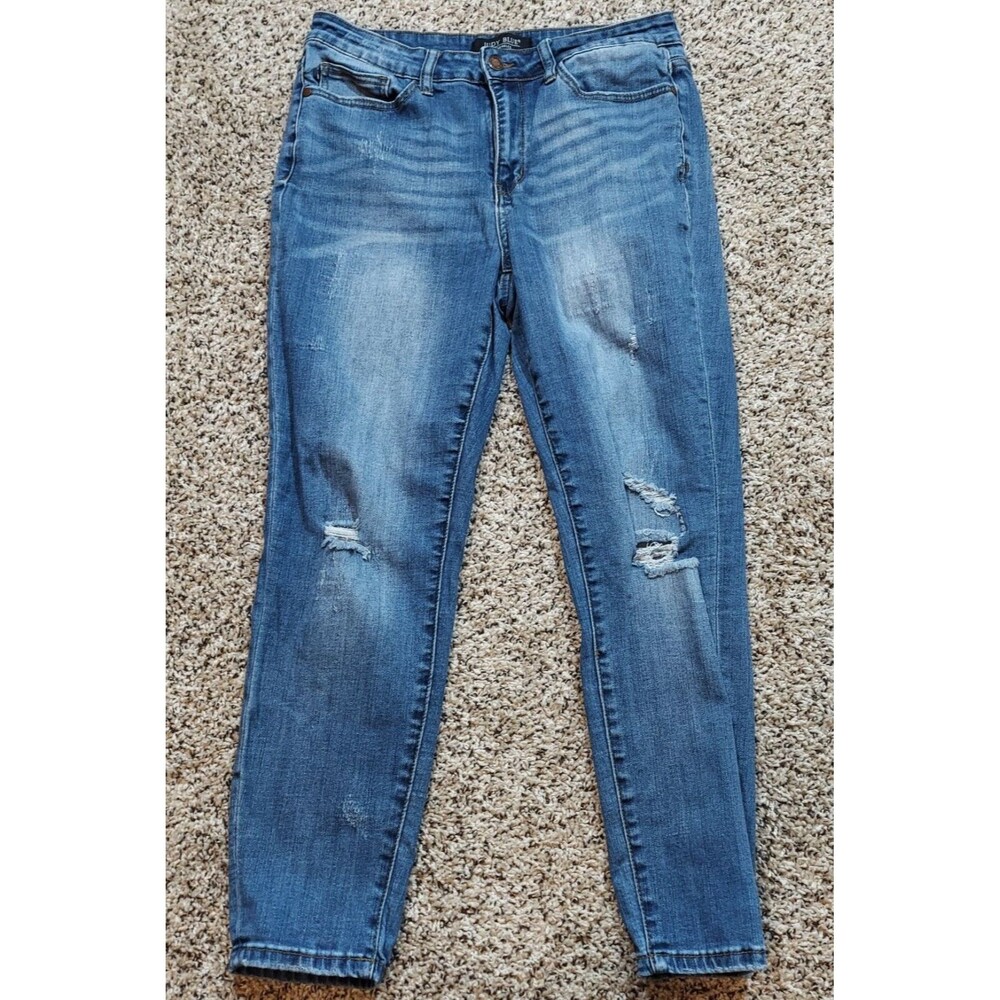 Judy Blue Jeans Women's Size 30 Light Wash Denim Relaxed Fit Stretch Distressed